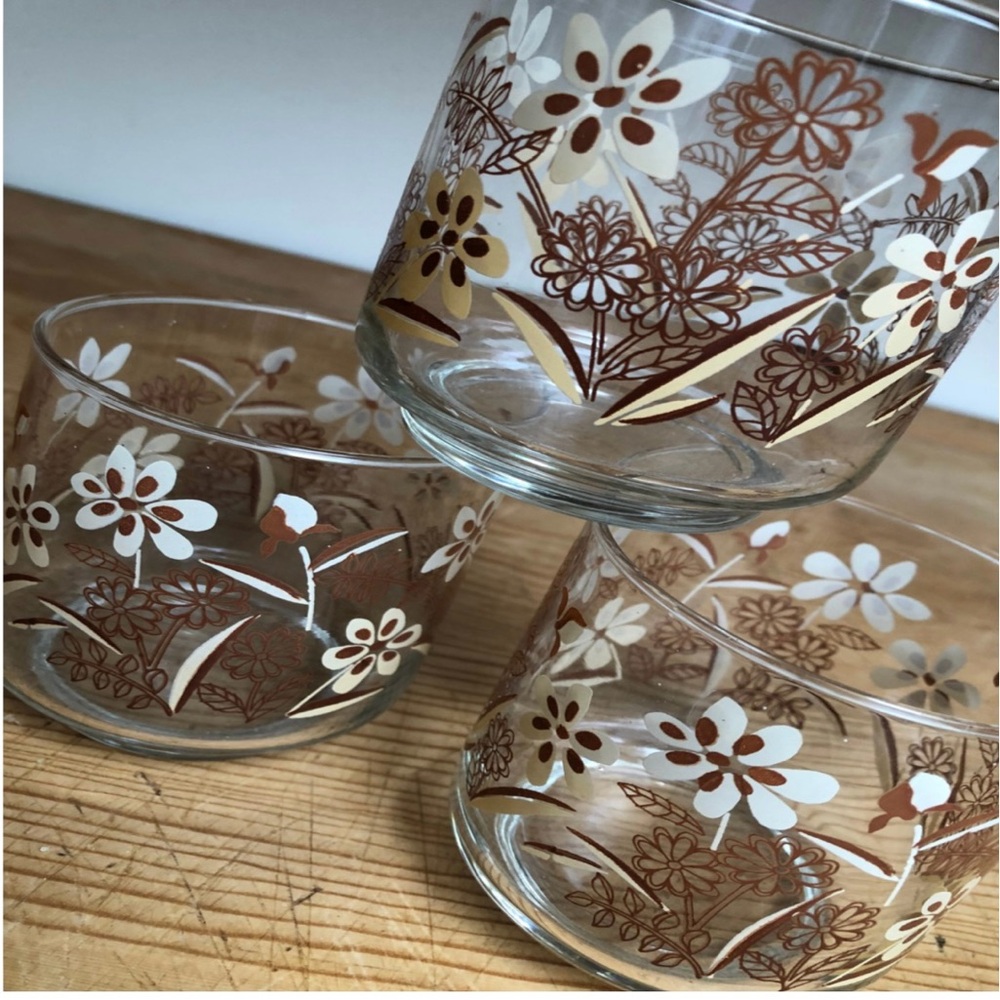 NWOT Vintage juice glasses cottage core short glasses flower power juice cups